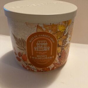 Bath & Body Works Honey Wildflower Candle - Orange and Cream